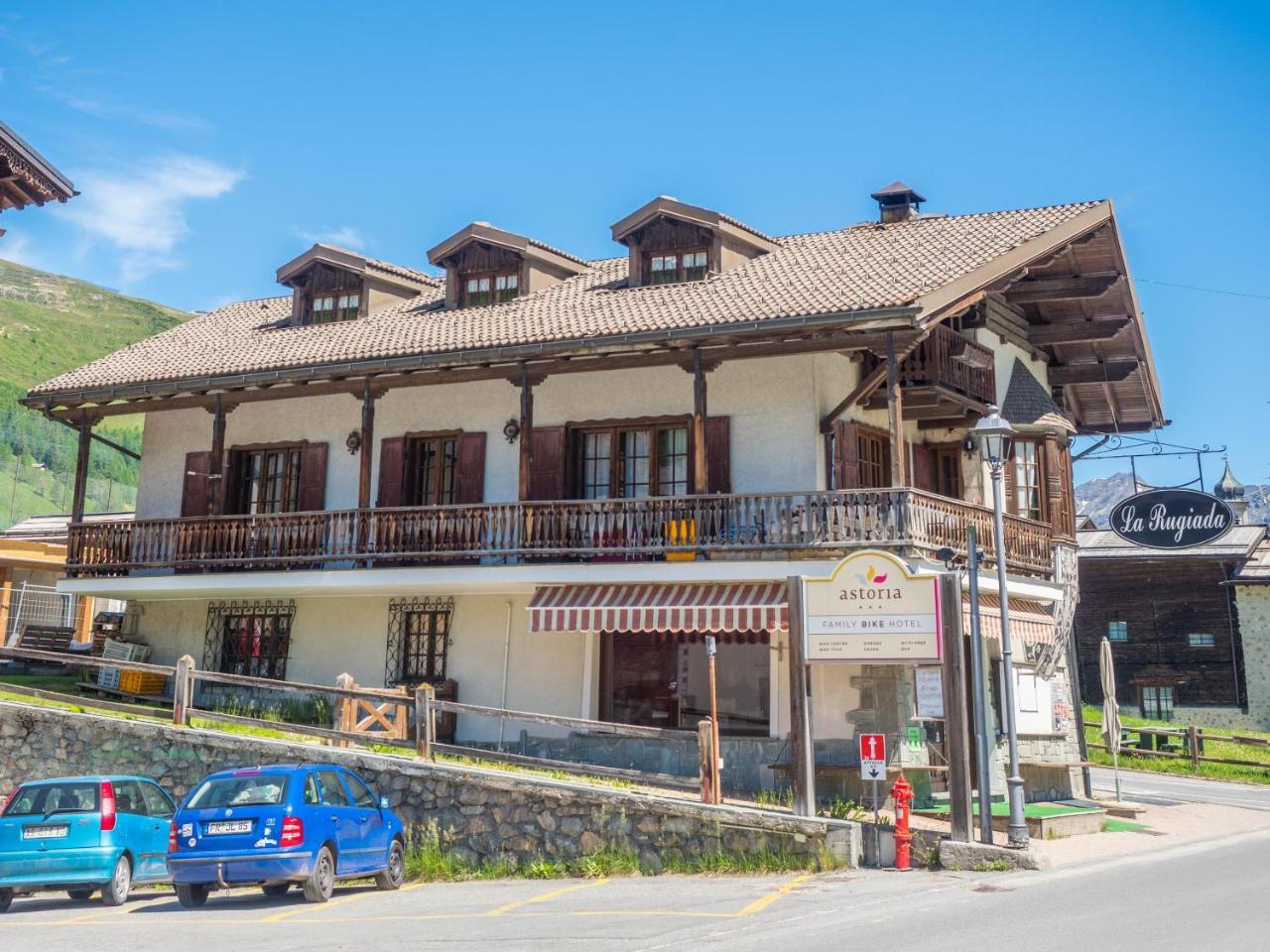& Myholidaylivigno *